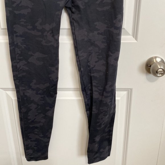 Spanx Camo Leggings High Waist - Picture 9 of 10